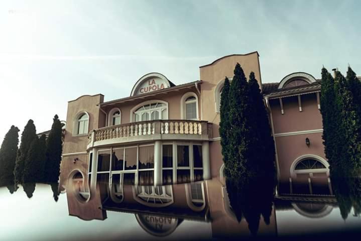 Pension La Cupola Târgu-Mureş エクステリア 写真